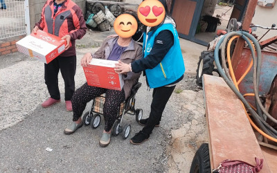 [완도군 약산면]노인일자리 장화 나눔 방문