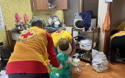 (진도군 진도읍 )봉사단체와 함께 주거환경개…
