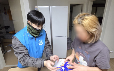 [장성군] 새해맞이 후원물품 전달 및 안부인…