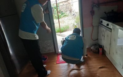 [함평군 학교면] 독거노인 방충망 교체를 통…