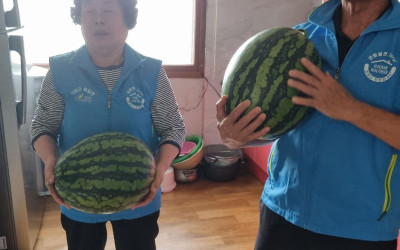 [장성군 북일면]복지기동대 경로당 수박 나눔…